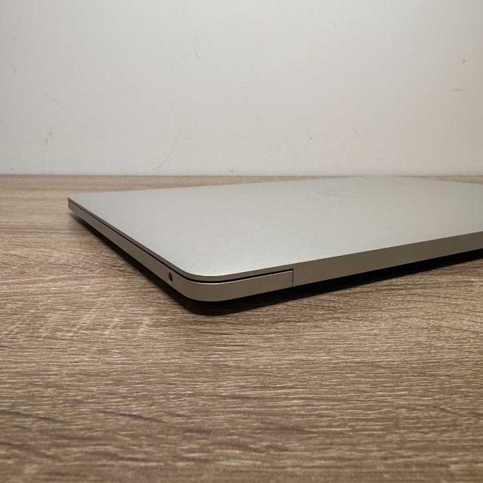 MacBook Pro 2019 року 13" i5 / 8Gb DDR3 / SSD 256Gb нова батарея (код: M1046)