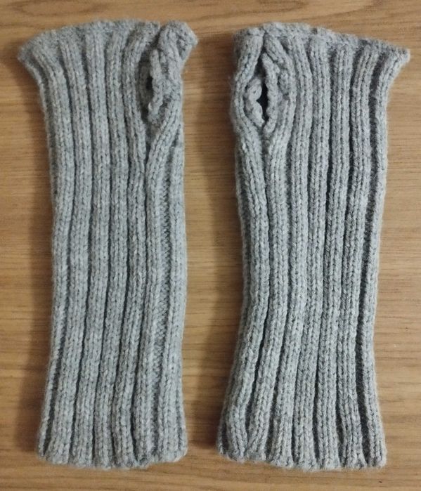 Митенки вязаные.