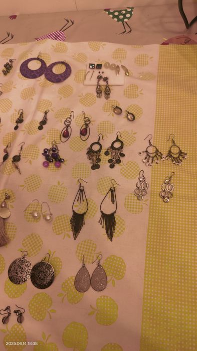 Brincos  girissimos, pregadeira de cabelo