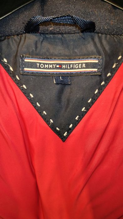 Tommy Hilfiger granatowy puchowy