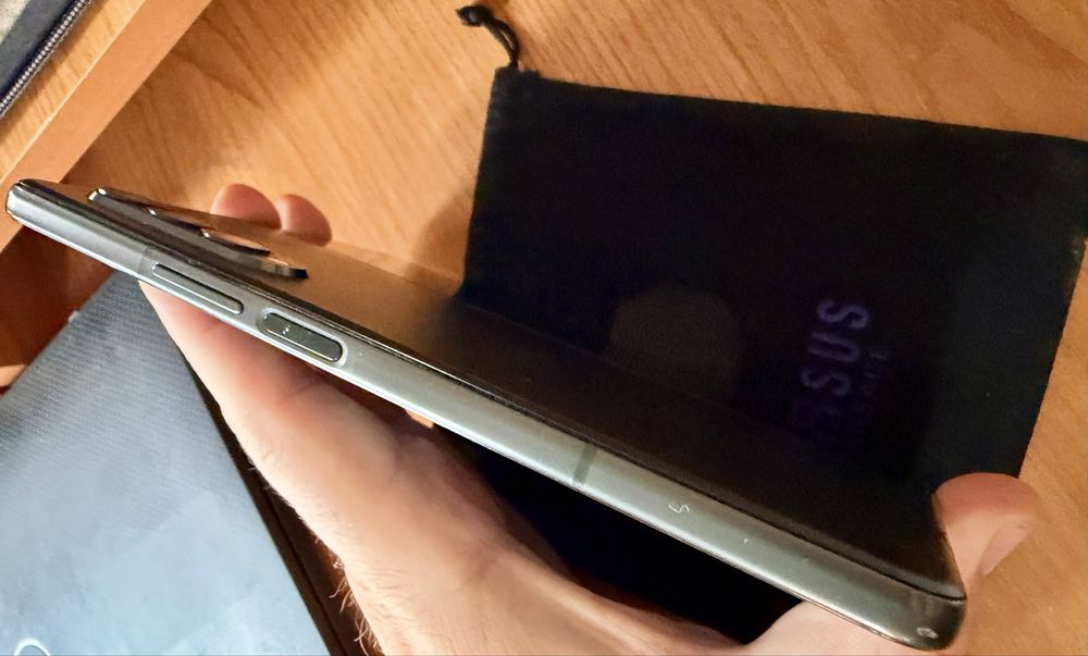 Samsung Galaxy Fold 3 с пробл.