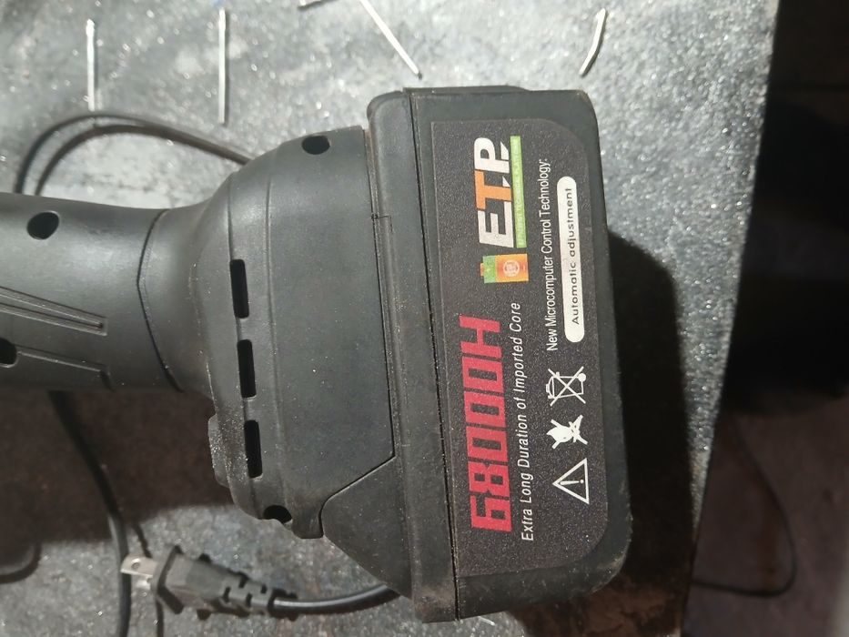 Rebarbadora a bateria