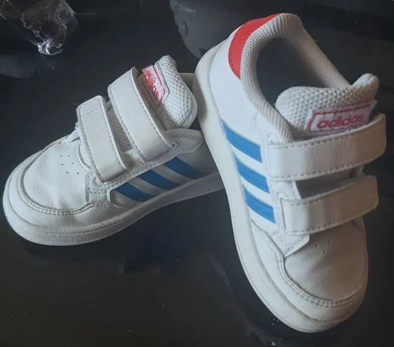 Sapatilhas Adidas criança tamanho 22