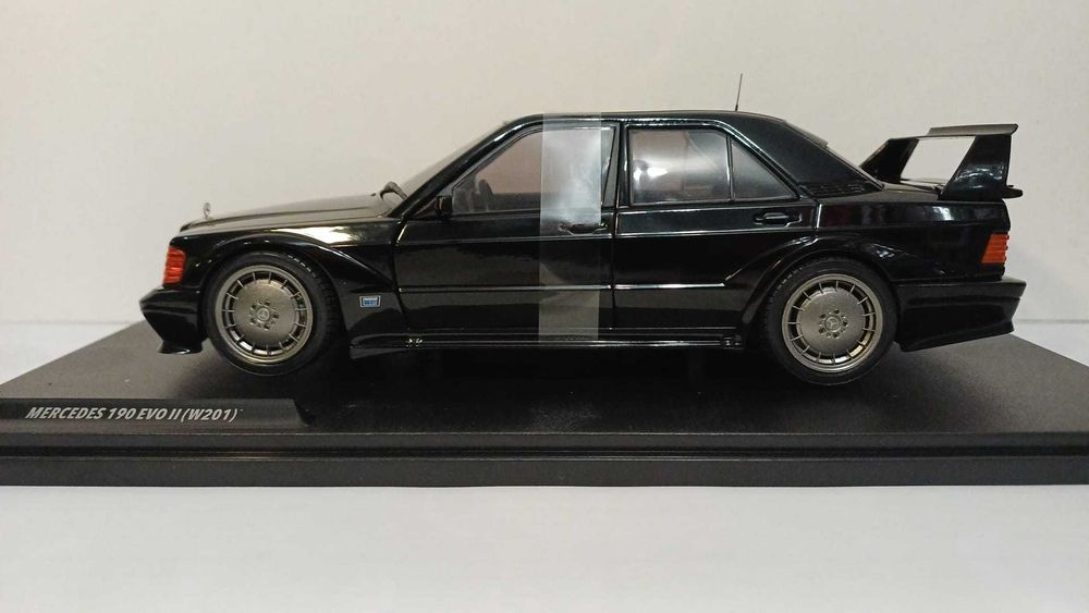 1/18 Mercedes 190 Evo II W201 - Solido