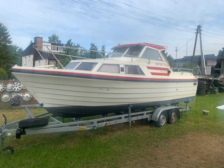 Łódz kabinowa Saga 25 Diesel