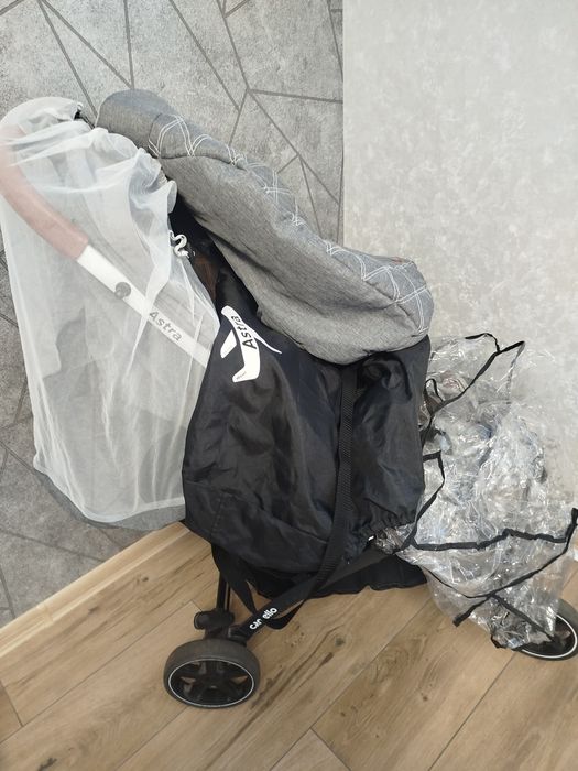 Продам прогулянкову коляску Carrello Astra