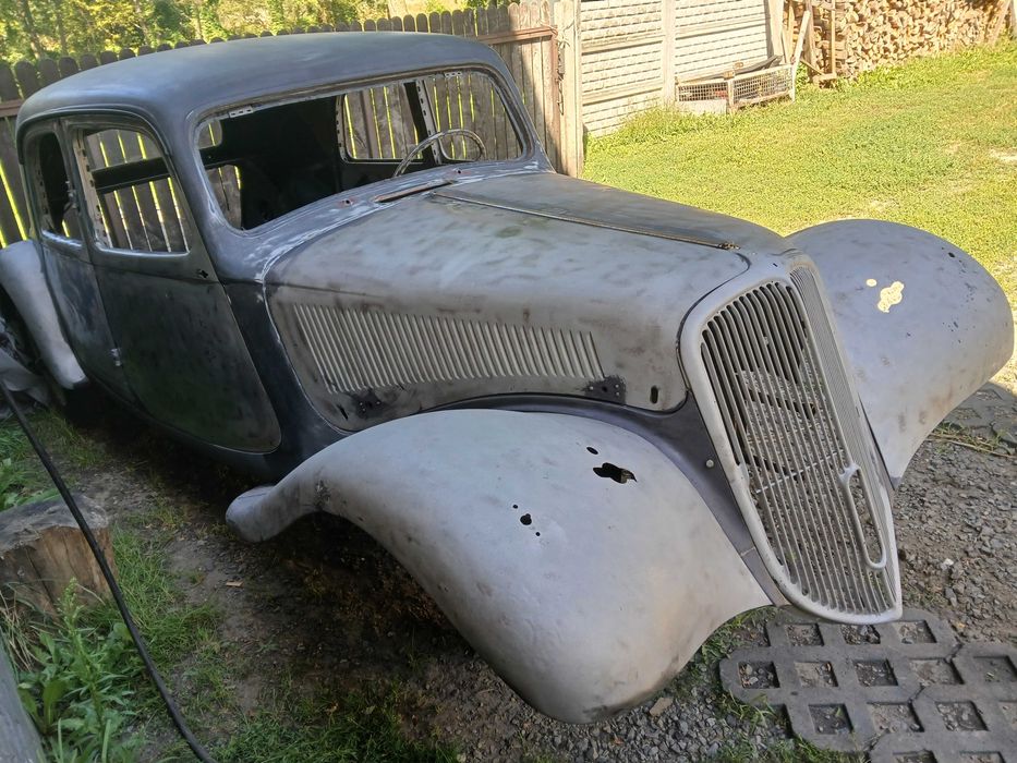 Citroen BL11 , bn  zabytkowy w trakcie renowacji