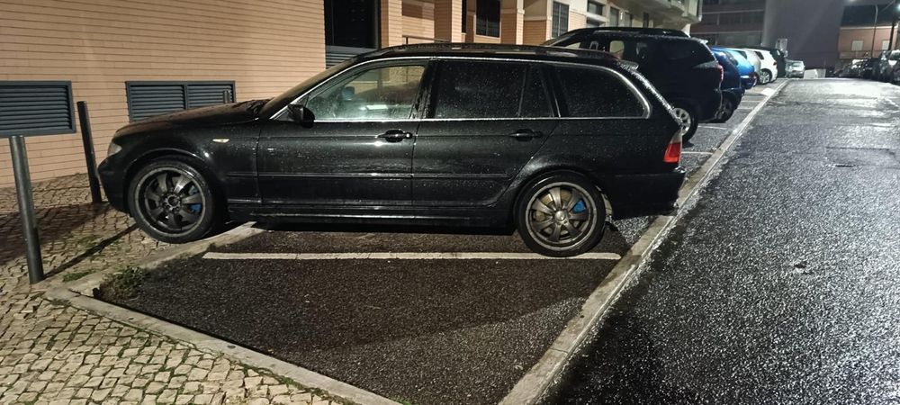 BMW 330xd com poucos KMS