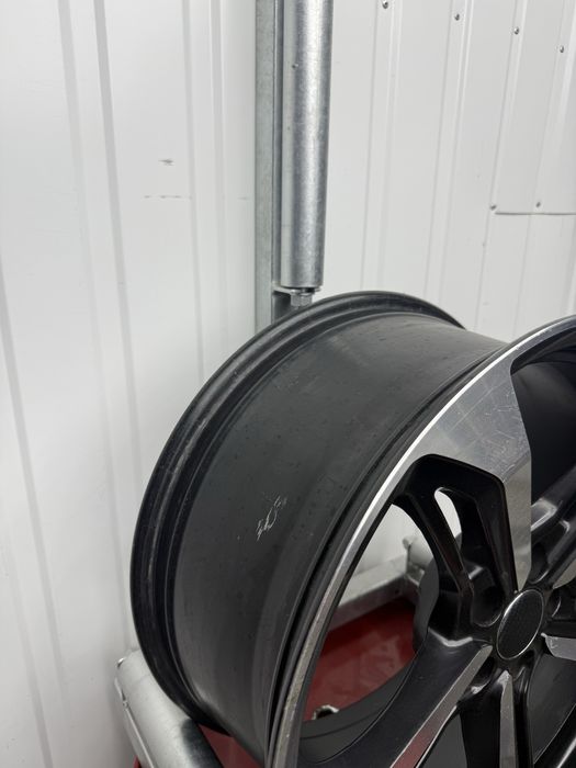 Alufelgi KOMPLET 18 cali 5x100 SUVARI AUDI VW Subaru TT GOLF