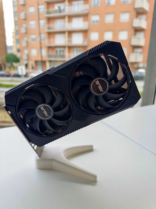 ASUS RTX 3060 V2 12GB – Como nova, selos intactos, teste no local