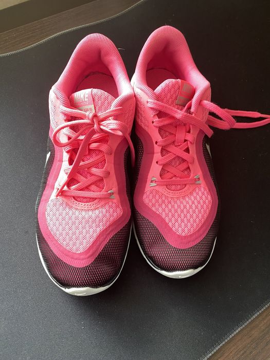 Buty sportowe damskie NIKE