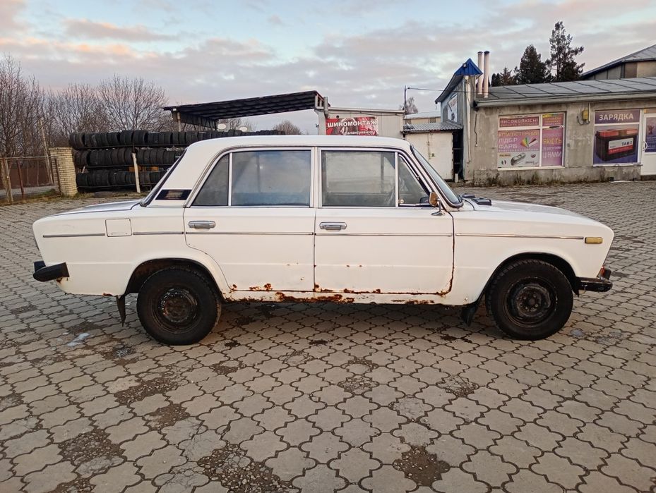 Автомобіль ВАЗ 2106