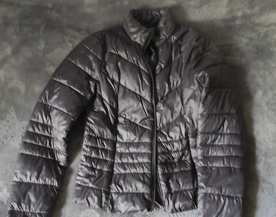 Осіння жіноча куртка