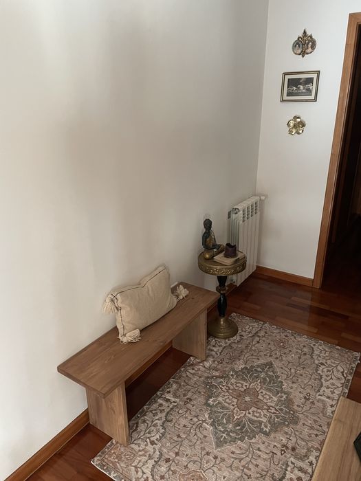 Banco Artesanal em Madeira Maciça (Tom Nogueira)