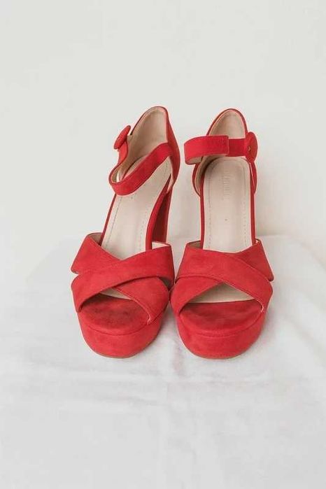 Sandałki czerwone zamsz pasek klamra 37 wesele komunia impreza