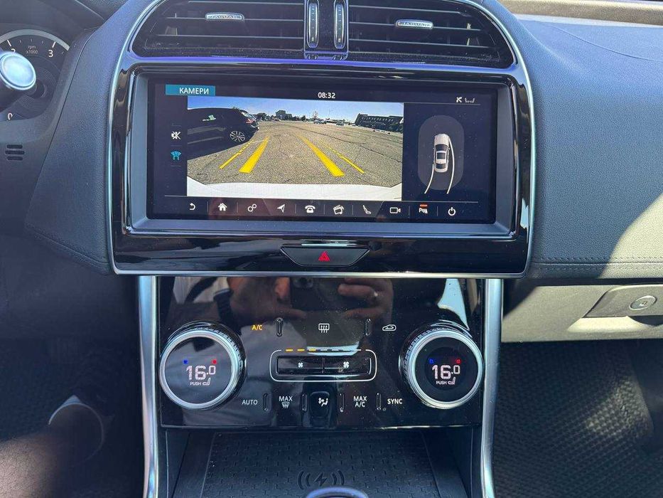 Jaguar XE 2020 р