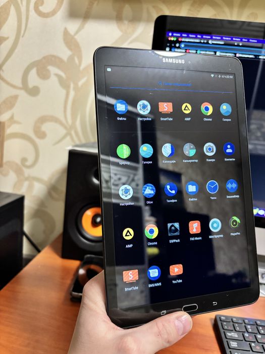 Планшет Samsung 9.6 дюйми