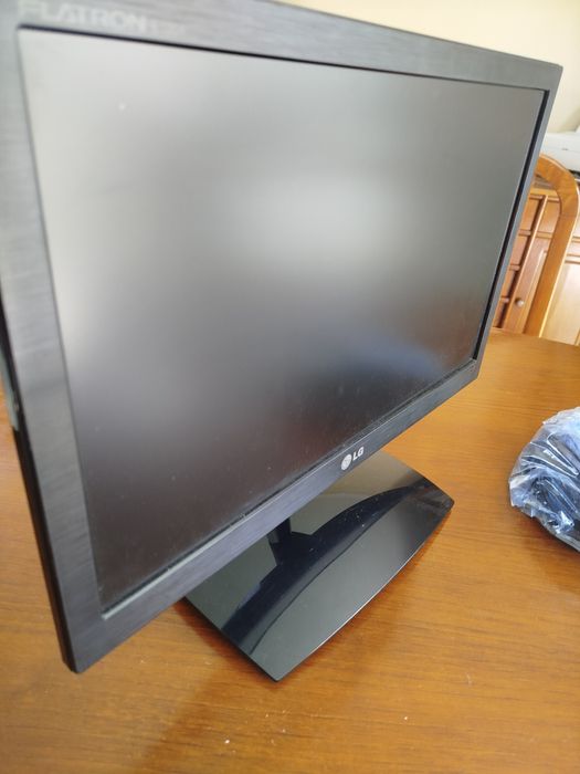 Monitor LG de 18,5 polegadas