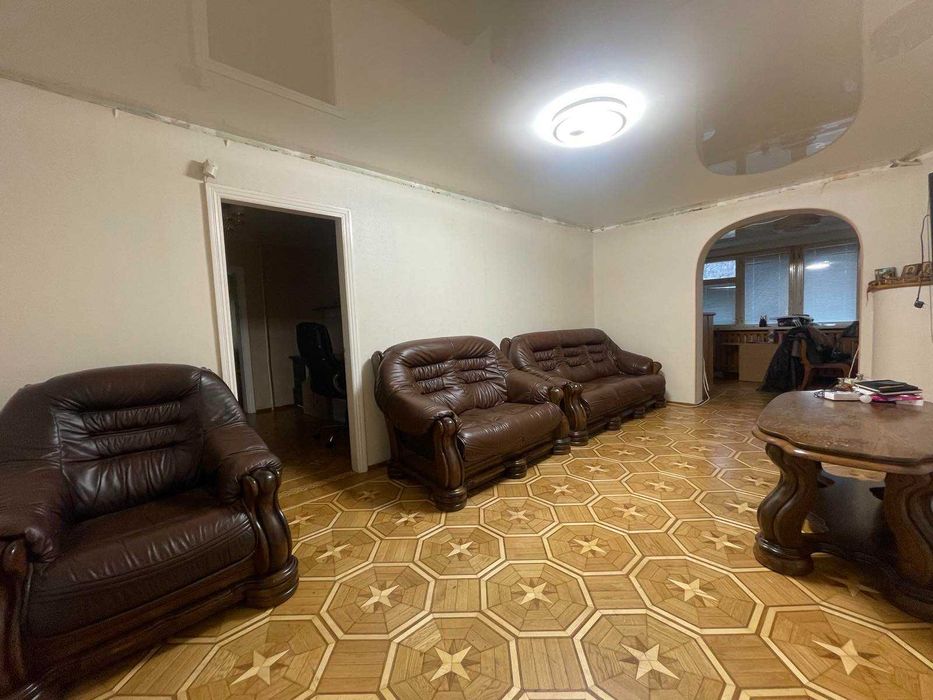 Продаётся просторная квартира   на  Черёмушках