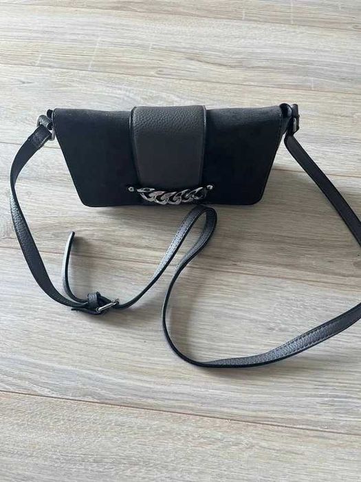 Czarna torebka na ramię damska elegancka