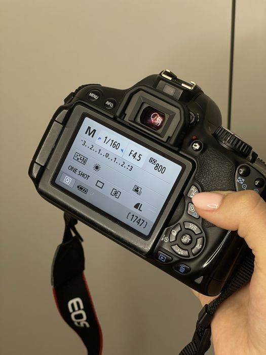 Фотоапарат Canon 650d