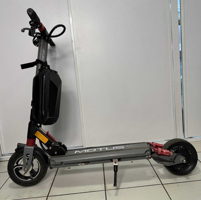 Hulajnoga elektryczna Motus PRO 8.5 LITE 350W 35km + Torba/Sakwa