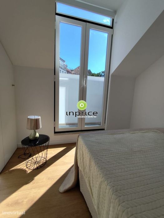 Apartamento T2 Penthouse com Vista Rio em São Vicente – Totalmente