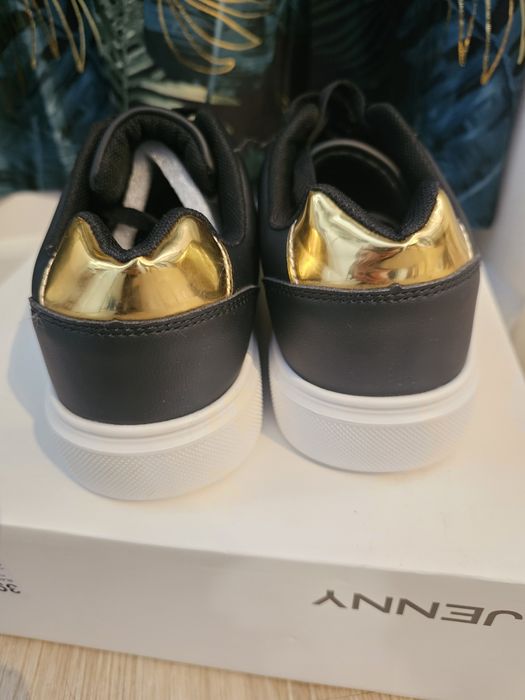 Nowe buty sportowe 42