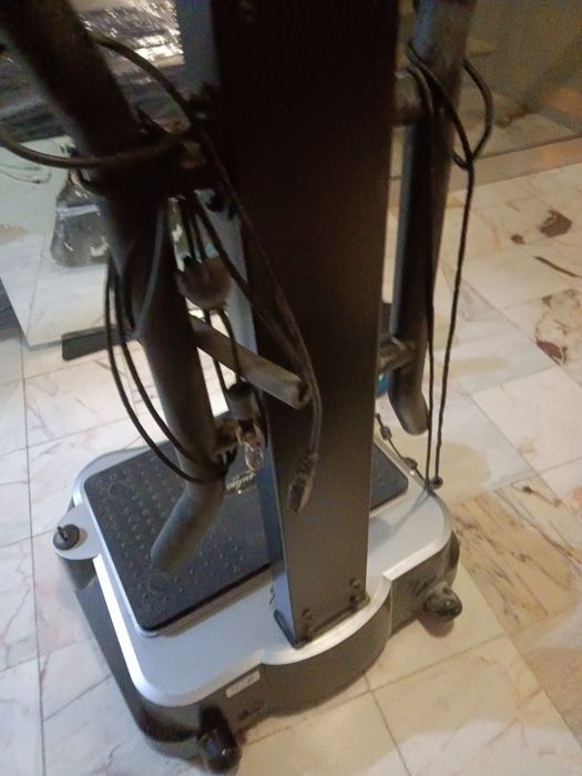 Máquina vibratória  de exercícios