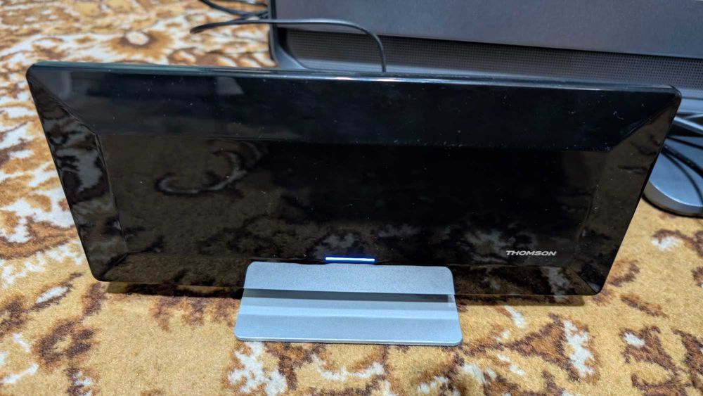 Telewizor Sony KDL-40U4000 + dekoder Manta DVBT017 + pokojowa antena