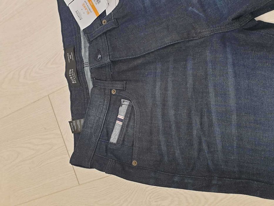 Джинсы мужские.Burton р-р 30.  Оригинал. Новые. Stretch Slim