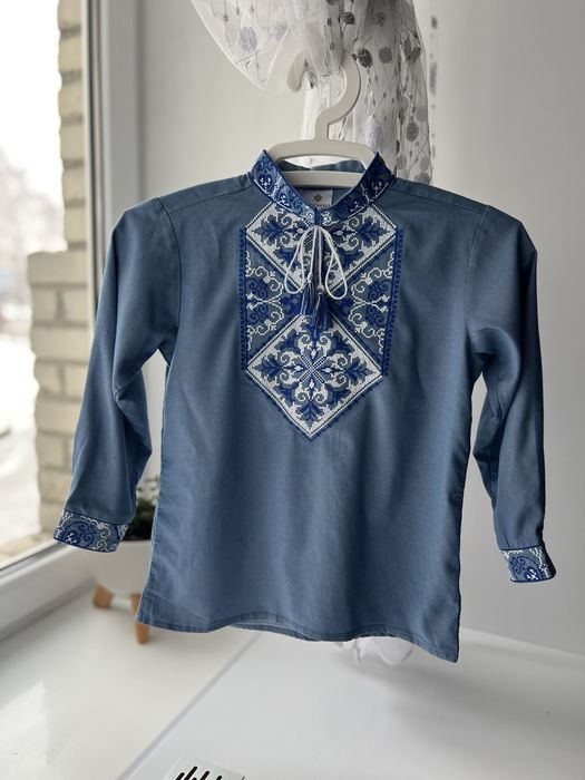 Вишиванка для хлопця 110-116розмір(5-6років)і штани