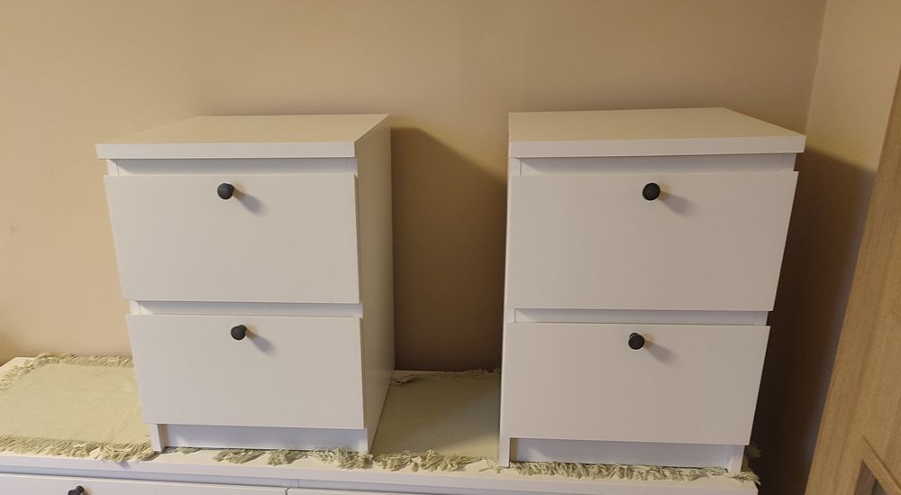 Sprzedam szafki nocne.