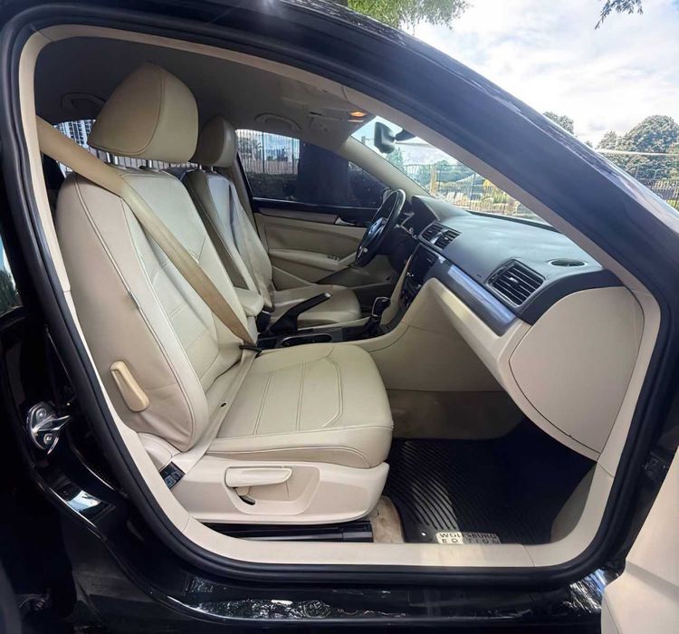 Volkswagen Passat SE      2014
