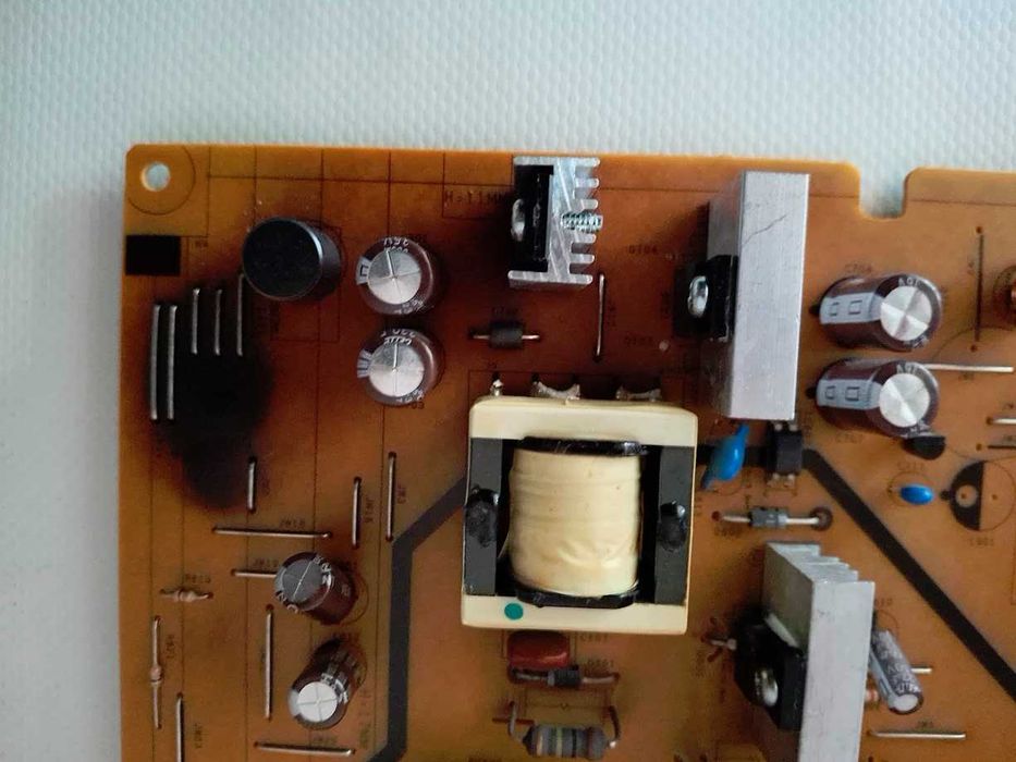 Продам на запчастини блок живлення на монітор BENQ