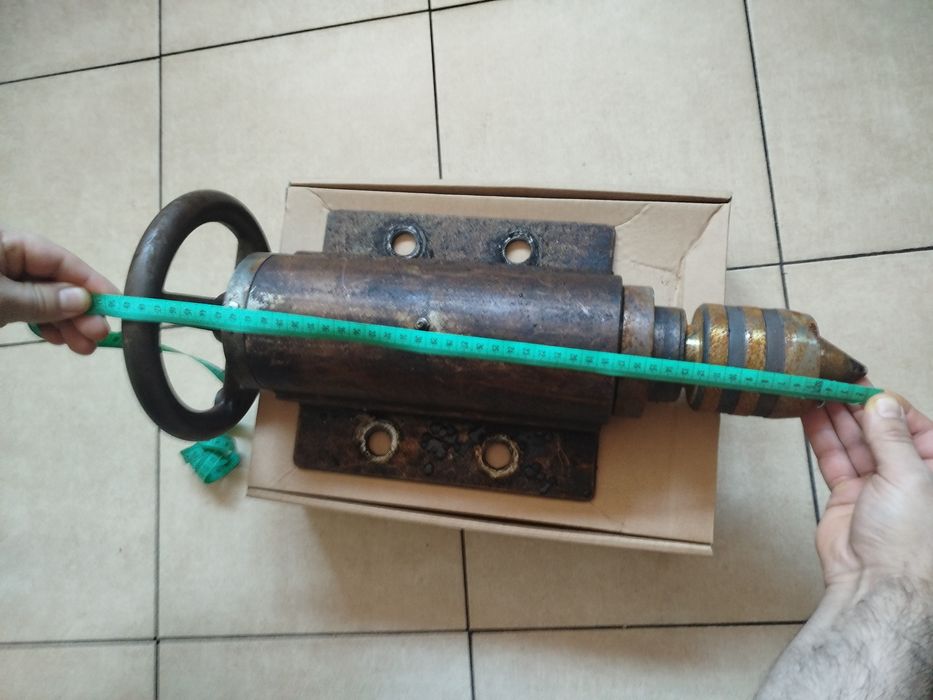 Задня бабка , бабка задняя