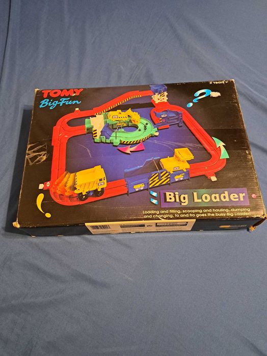 Autka tor wyścigowy dla aut samochodowy tor przeszkód zjeżdżalnia