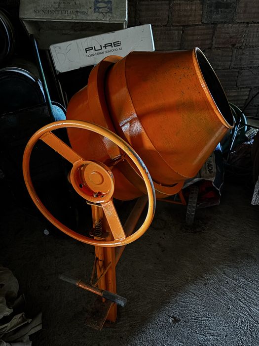 Alugo Betoneira 190L