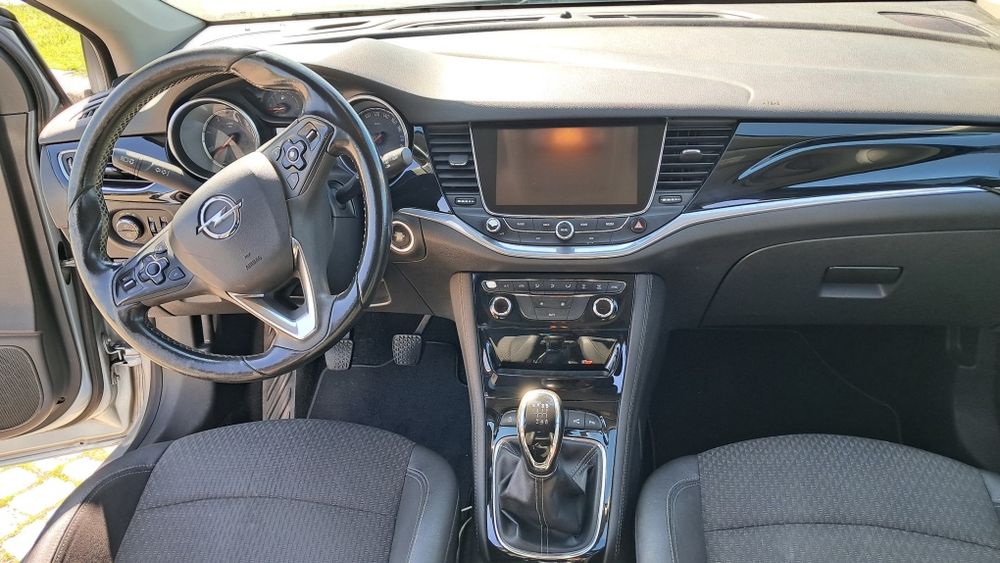 Opel Astra Sports Tourer 1.6 INNOVATION
