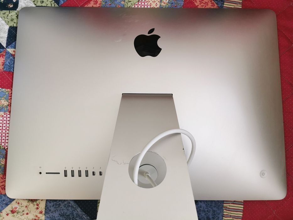 Apple iMac 2833, 21,5" 4k, I5- 5675R , 16 GB/ 1 TB SSD m.2! , 2015