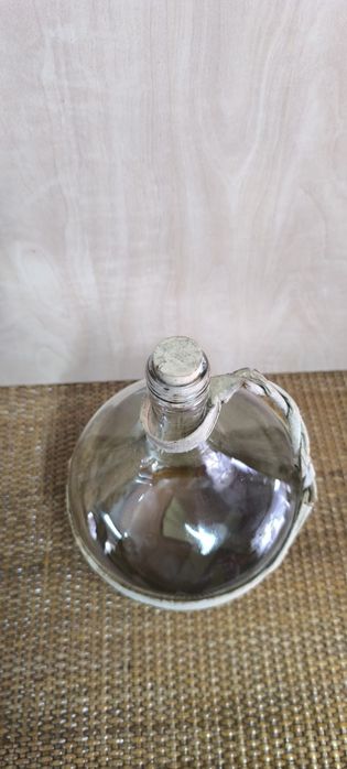 Garrafão em vidro empalhado 2.5litros, exemplar estado de conservação