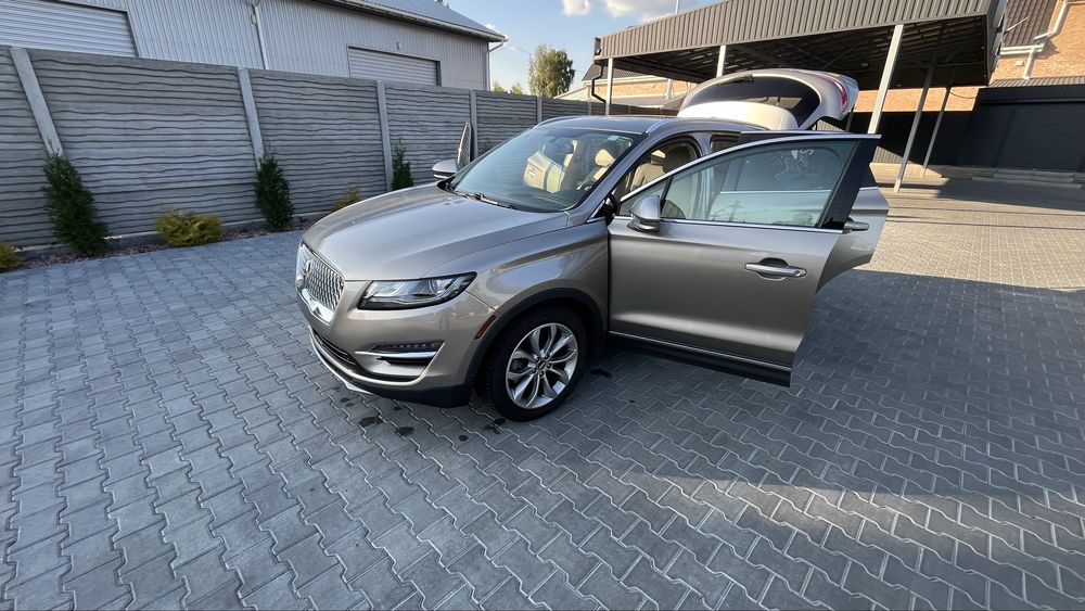 Lincoln MKC 2019 VIN 5LMCJ2C98KUL45197 фото оголошення 13 з 22