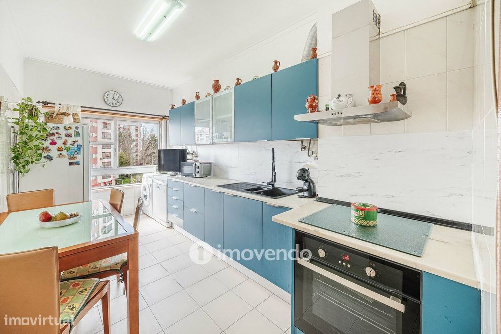 Apartamento T3 com cozinha equipada, na Póvoa de Santa Iria