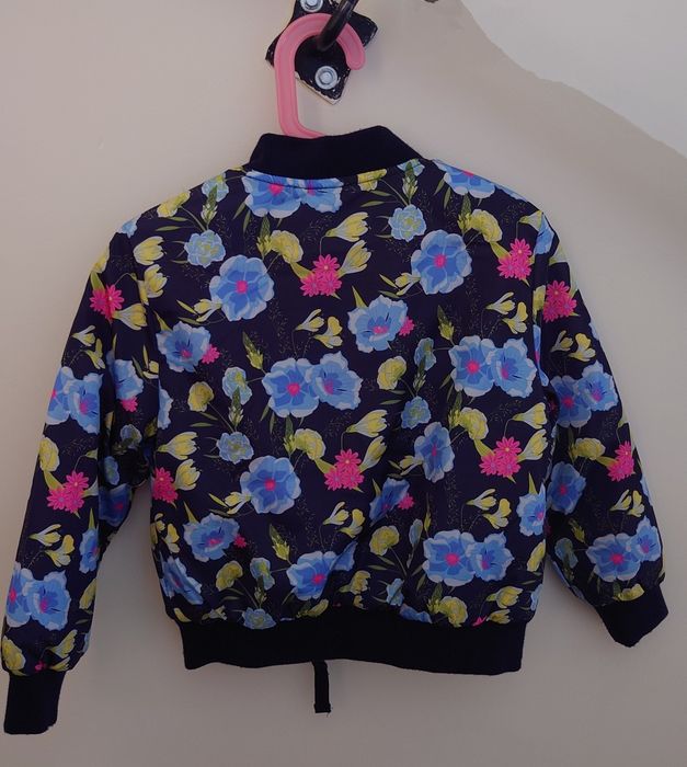 Kurtka bomberka Reserved w kwiaty rozm. 116