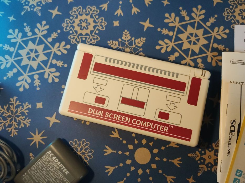 Nintendo DS Lite Famicon Edition Custom Build