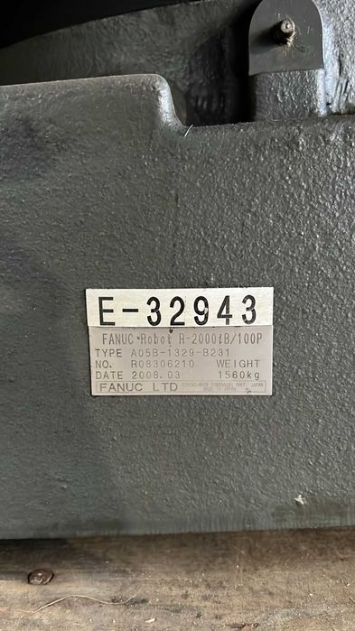 Robot przemysłowy FANUC R-2000iB 100P, R-2000iB 165F plus szafy