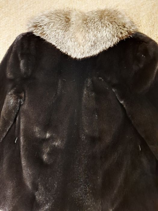 Продам норковую шубу. Греция