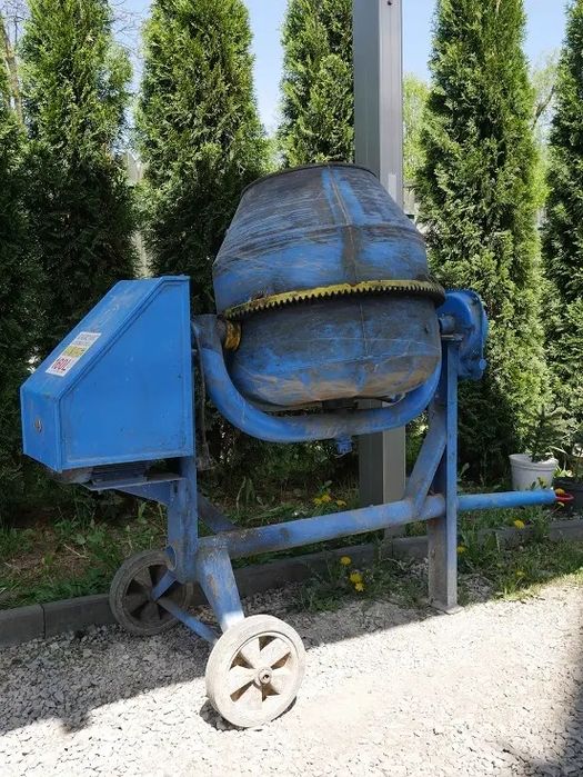 Betoniarka 160L.