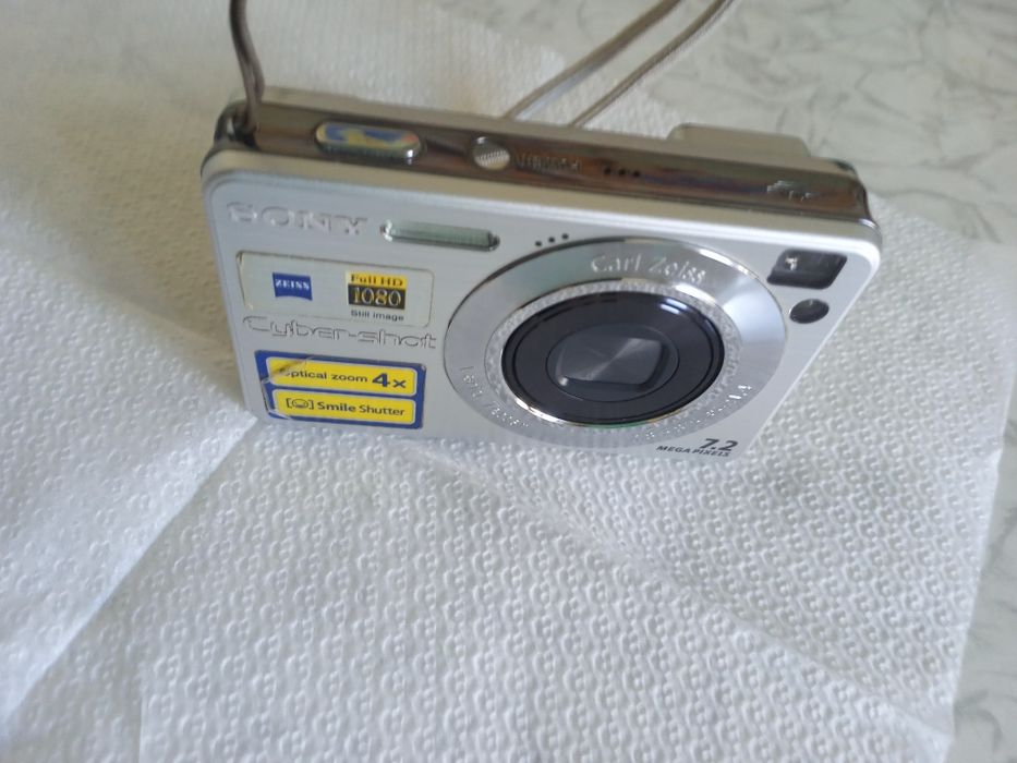 Цифровой фотоаппарат Sony 2000грн