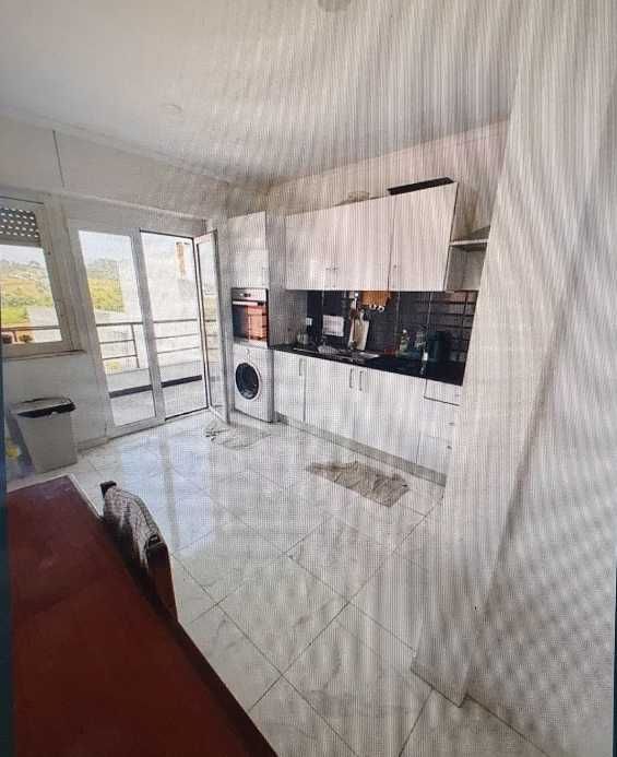 Quarto para CASAL em Azambuja c/ Varanda